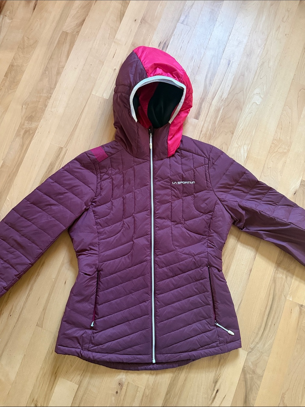 La Sportiva maroon goose down puffer jacket with hood